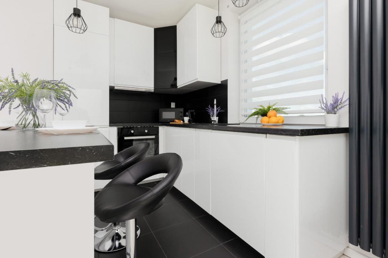 Szlachecka With Balcony & Parking By Renters Căn hộ