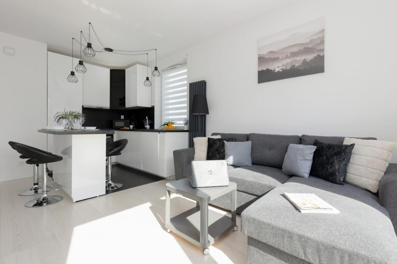 Szlachecka With Balcony & Parking By Renters Căn hộ Warsaw