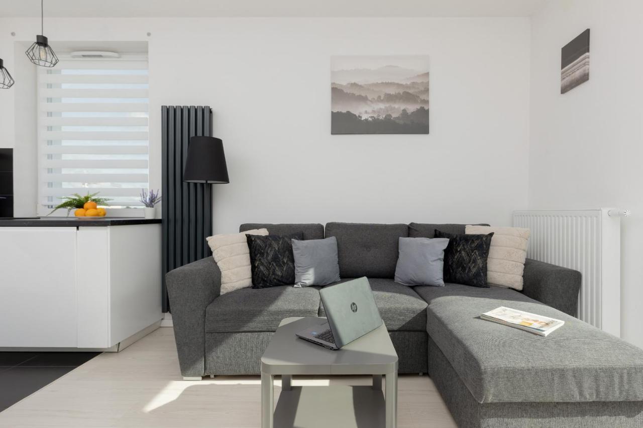 Szlachecka With Balcony & Parking By Renters Căn hộ