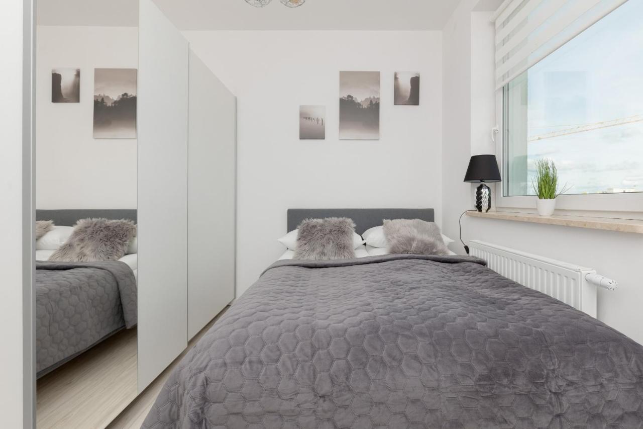 Szlachecka With Balcony & Parking By Renters * Warsaw