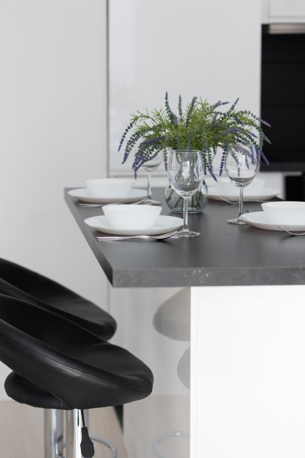 Szlachecka With Balcony & Parking By Renters