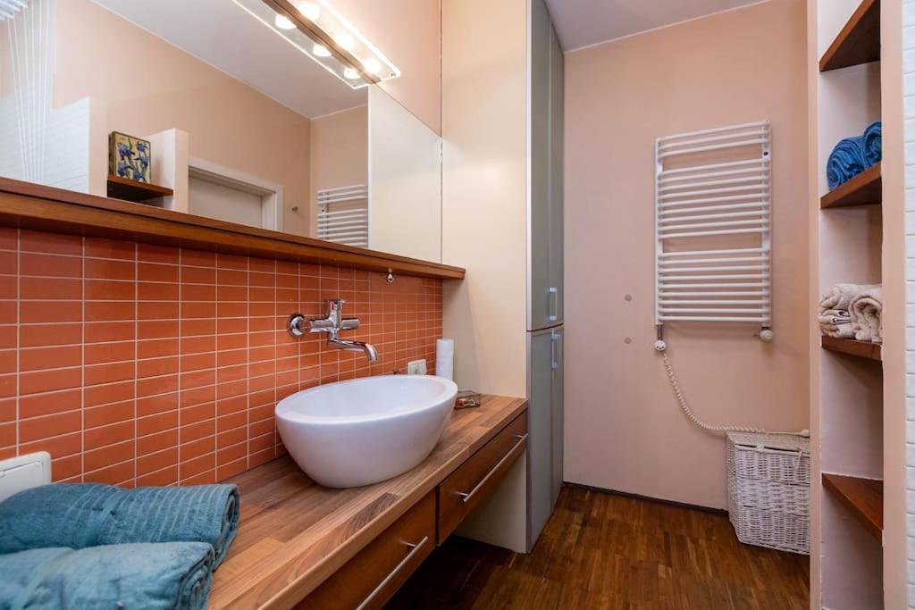 Apartment Stunning Apartment. Garage. Security. Mokotow Area