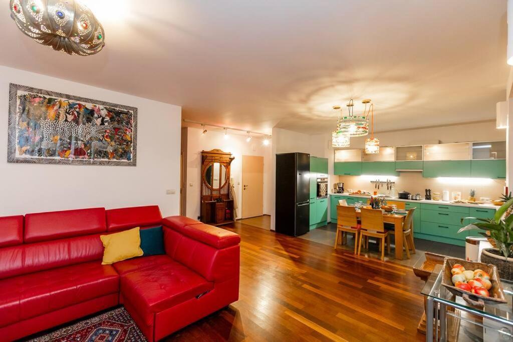 Stunning Apartment. Garage. Security. Mokotow Area * Warsaw