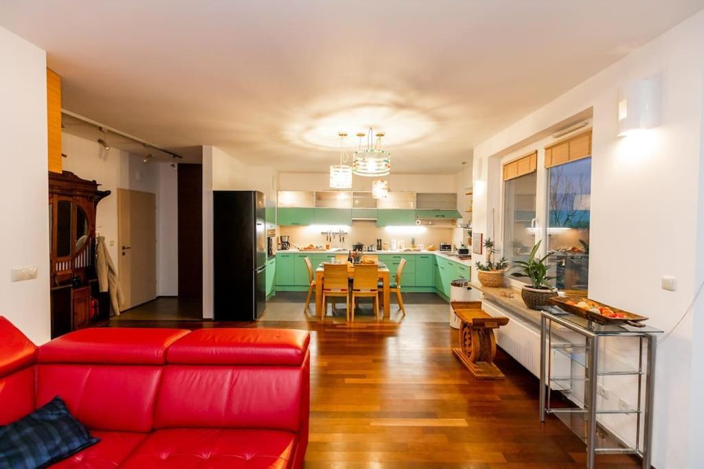 Stunning Apartment. Garage. Security. Mokotow Area Apartment Warsaw