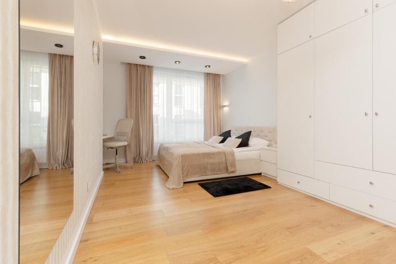 Spacious Lodygowa Ideal For Families By Renters *