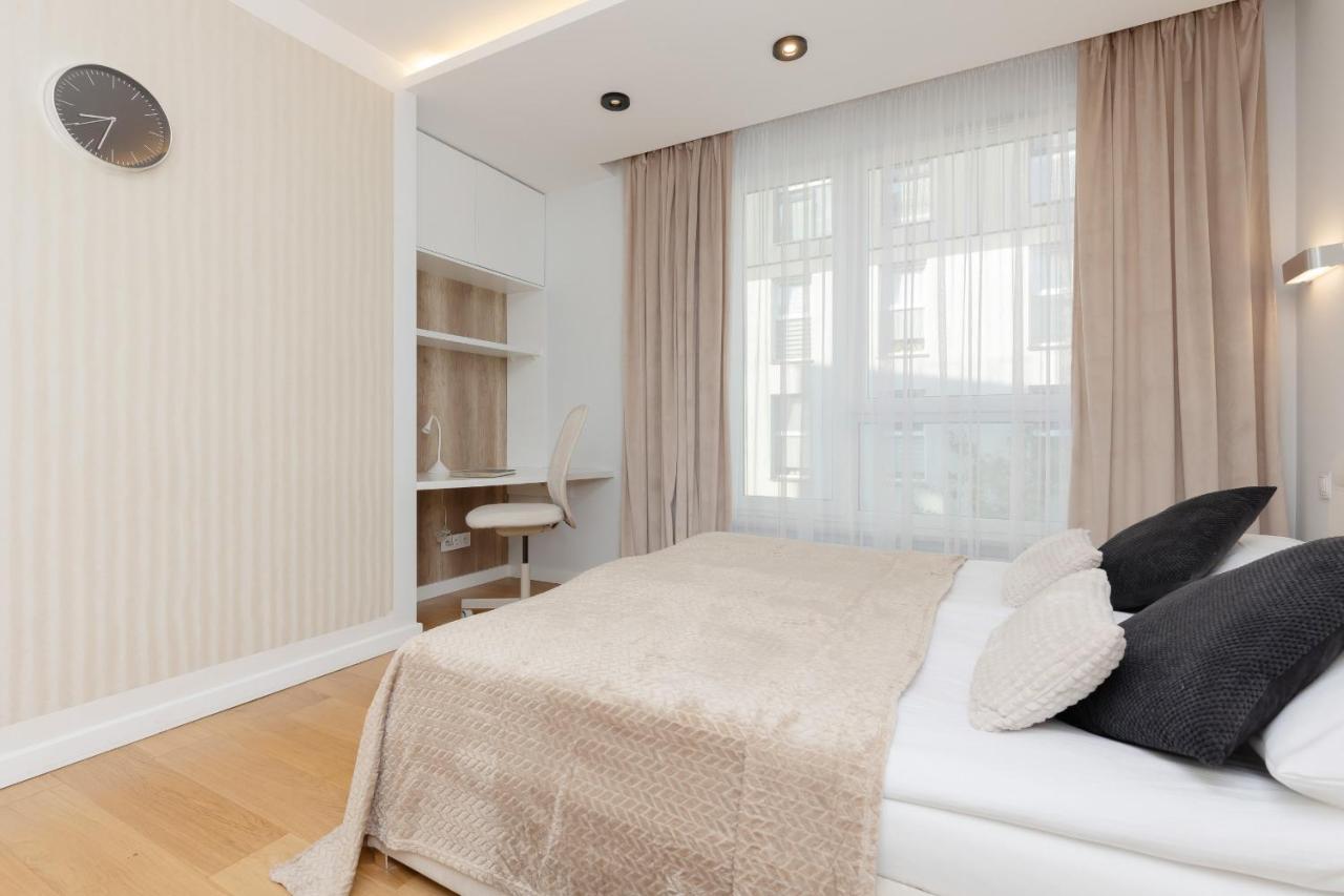 Apartament Spacious Lodygowa Ideal For Families By Renters