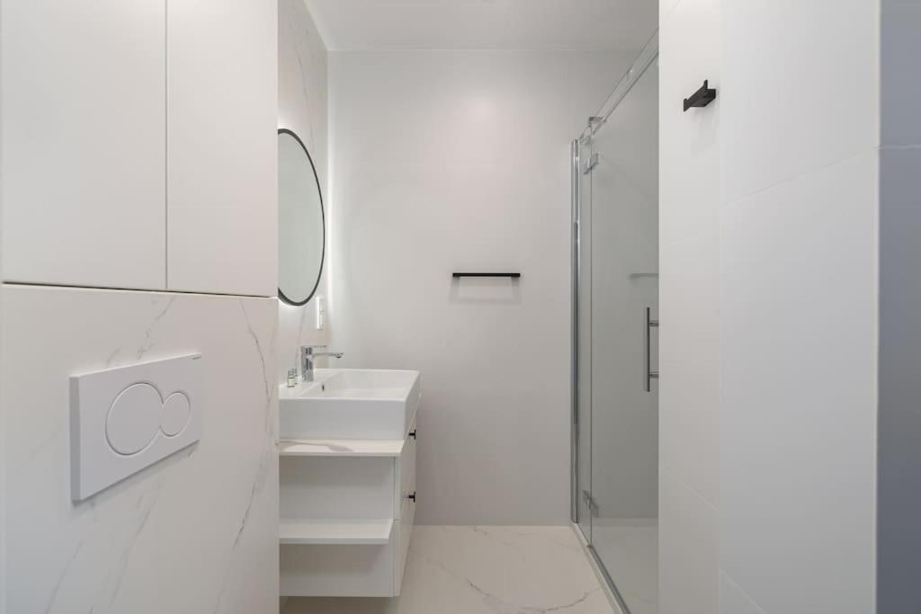 Ecru Luxurious Center Near Old Town Wwa10 *