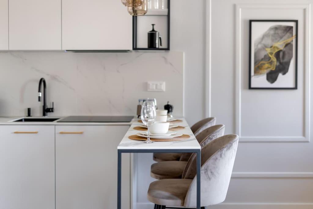Apartment Ecru Luxurious Center Near Old Town Wwa10 Warsaw