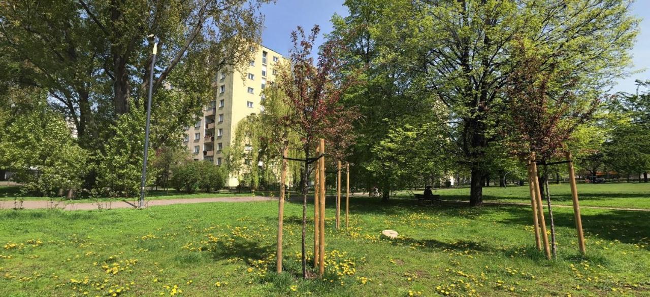 White House * Warsaw