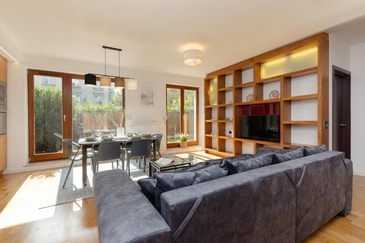 Old Mokotow Spacious Two-bedroom By Renters * Warszawa