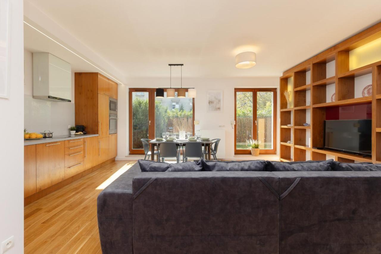 Old Mokotow Spacious Two-bedroom By Renters