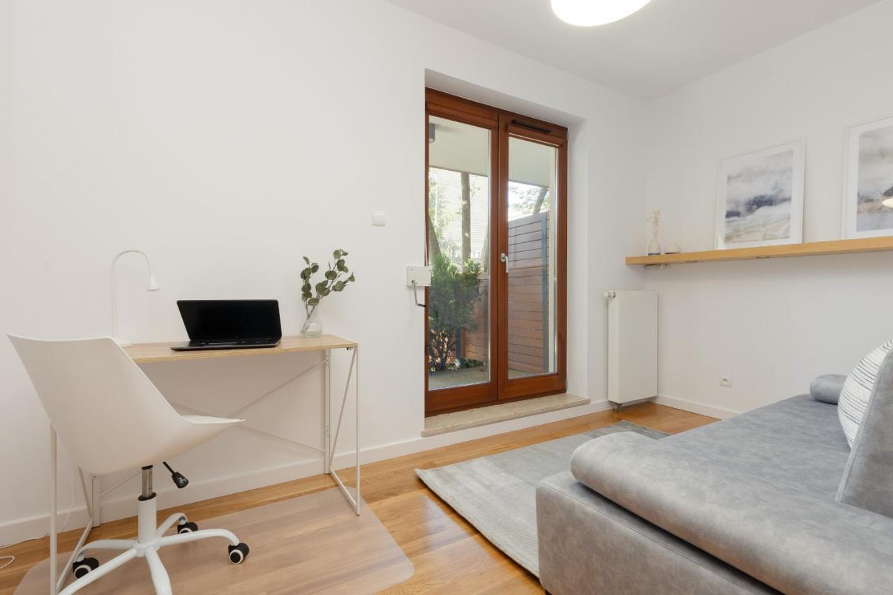 Apartament Old Mokotow Spacious Two-bedroom By Renters *