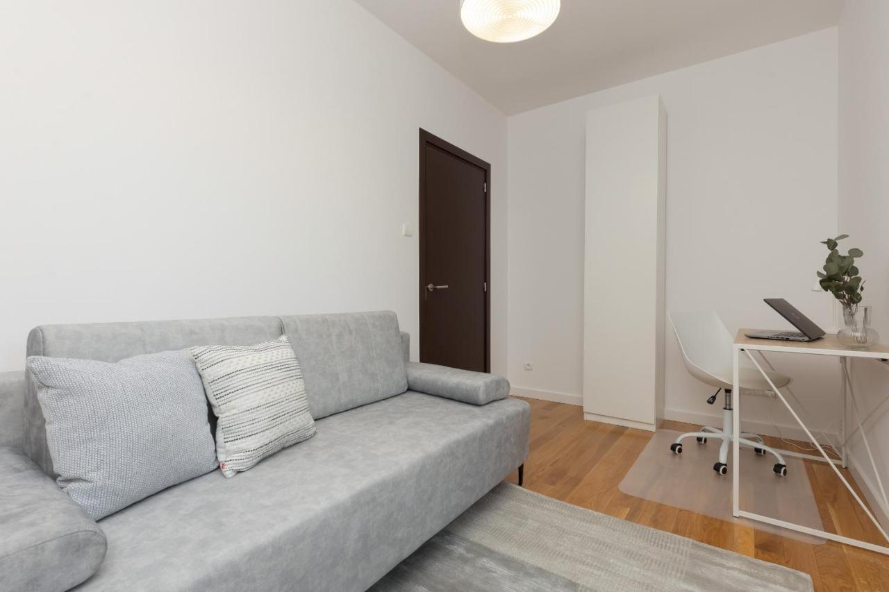 Old Mokotow Spacious Two-bedroom By Renters *