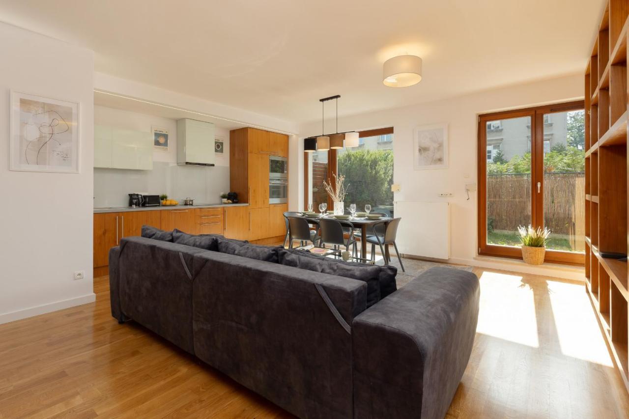 Old Mokotow Spacious Two-bedroom By Renters * Warszawa