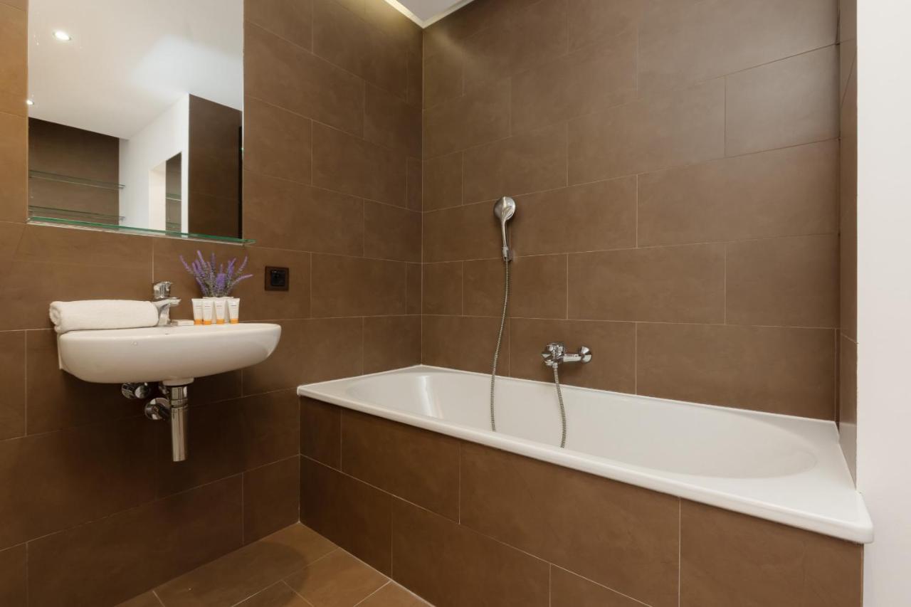 Old Mokotow Spacious Two-bedroom By Renters *