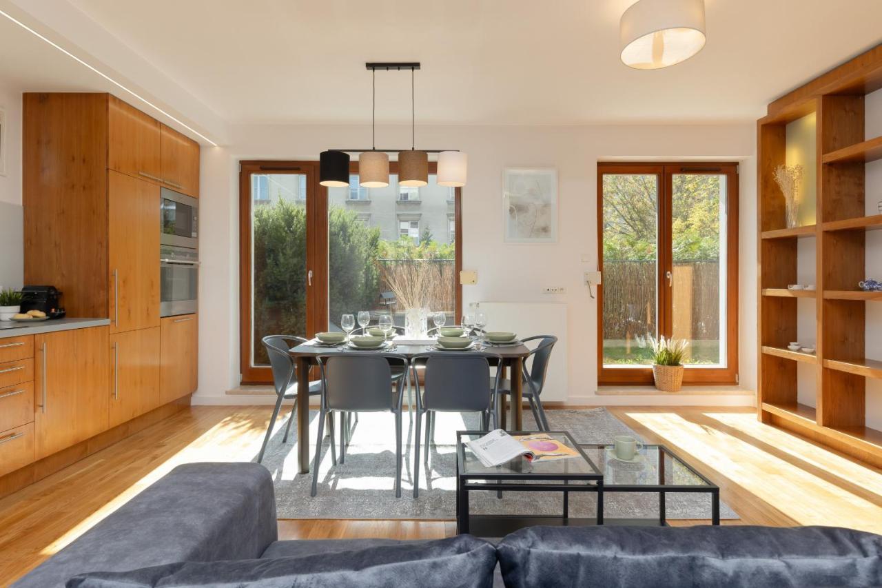 Old Mokotow Spacious Two-bedroom By Renters