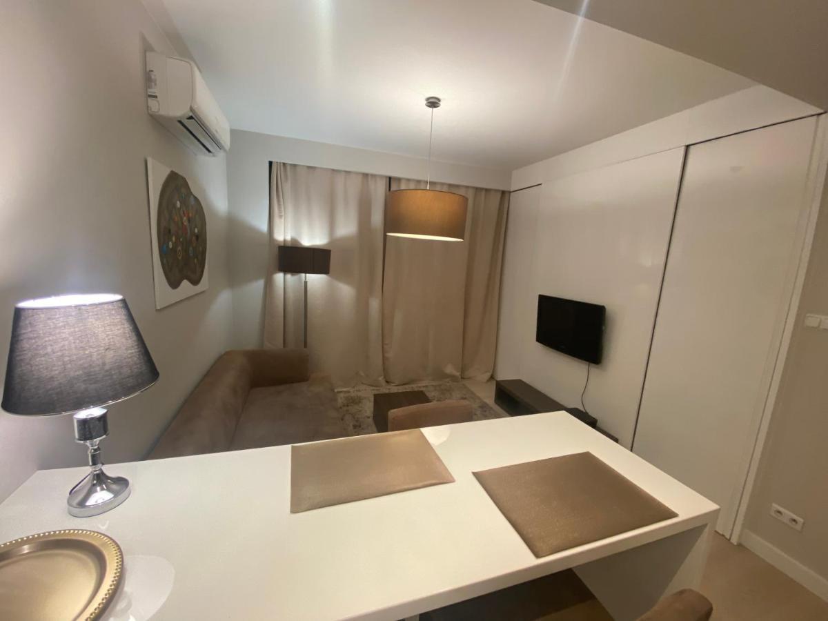 Platinum Towers Great View Balcony 1 Bedroom Apartment