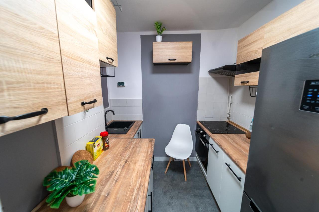 Apartment Metro Lux *
