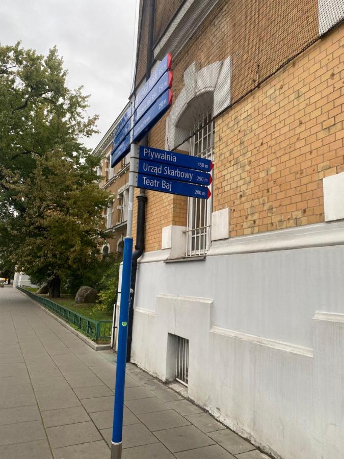 Komfortowy Apartament: Pet-friendly Old Town Retreat Near Park Praski * Warsaw