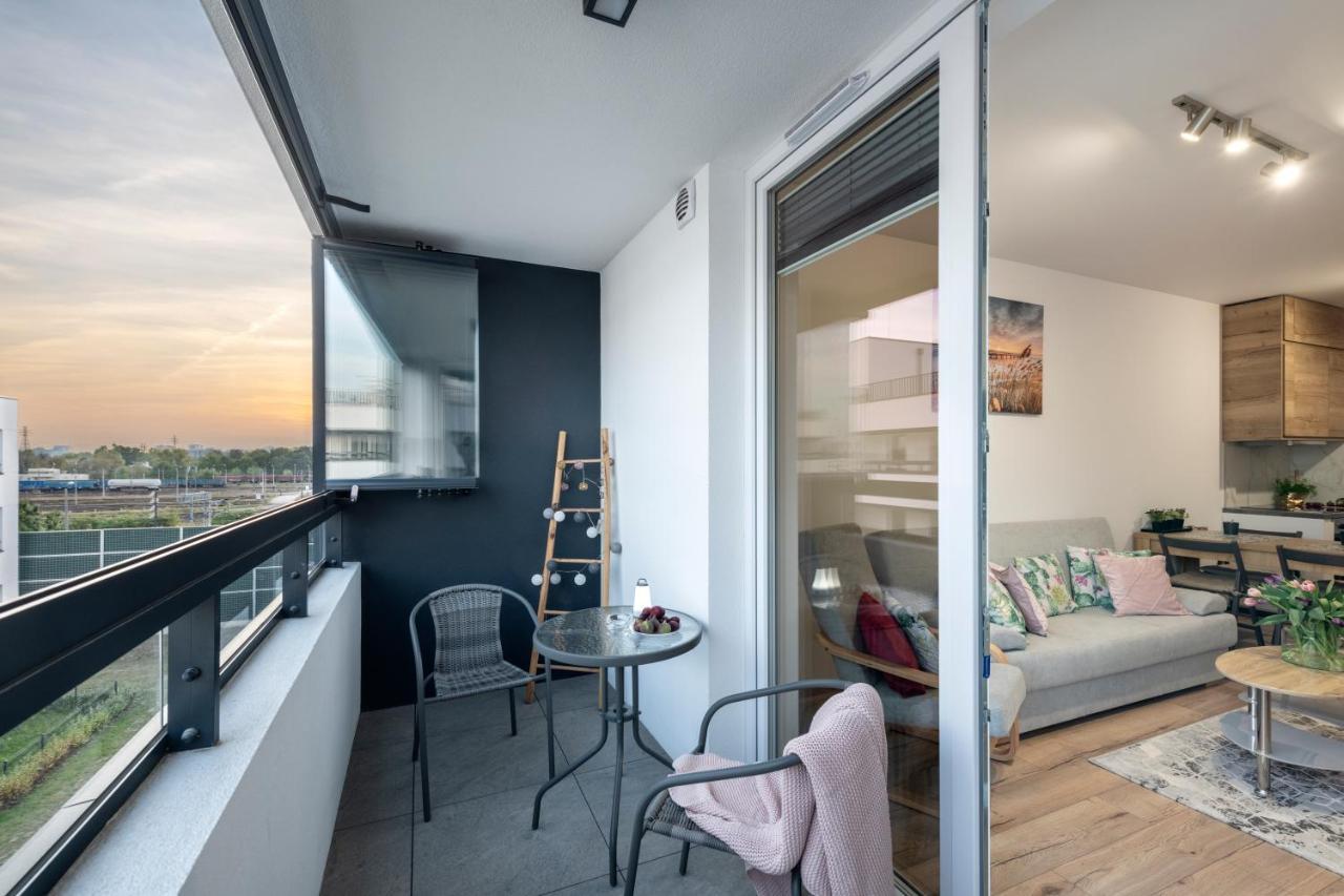 Shortstaypoland Marywilska Apartamento Varsóvia
