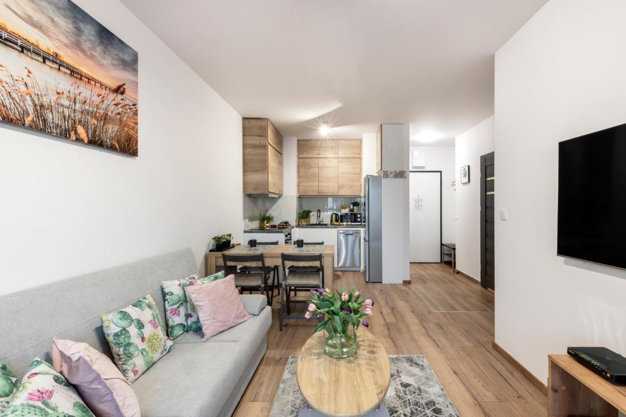 Shortstaypoland Marywilska Apartamento Varsóvia