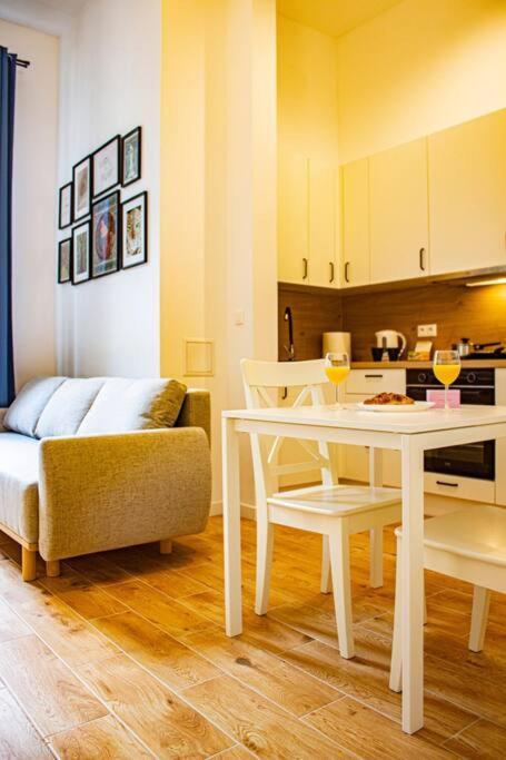 Apartment Mieszkanie W Centrum Warszawy