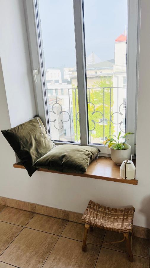 Vibey & Spacious Riverside With Fast Wifi Apartment *