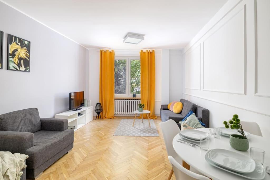 Specious Studio In The Old Town By Ecru Apartment *