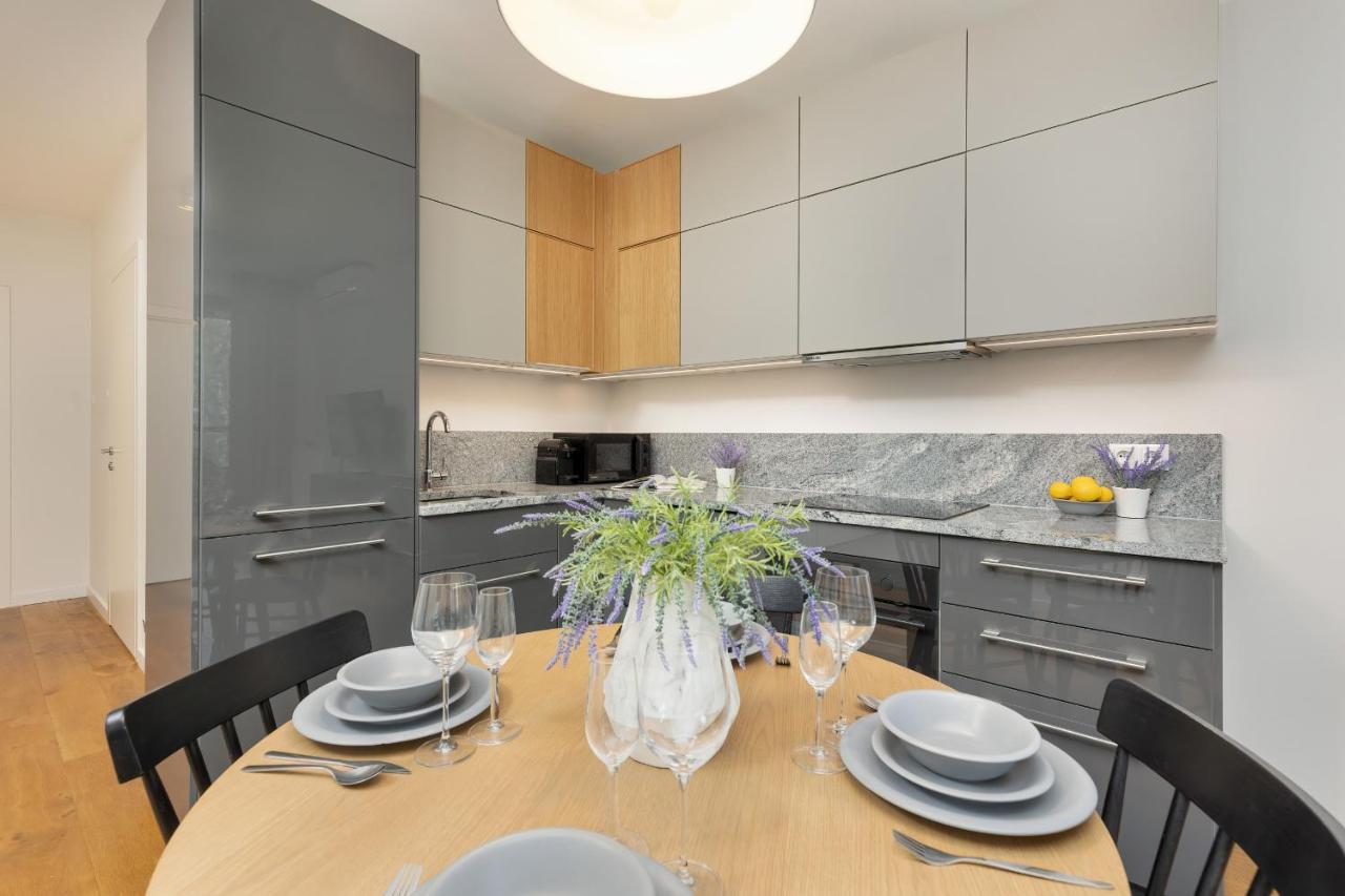 Apartment Siedmiogrodzka Air-conditioned With Balcony Wola By Renters *