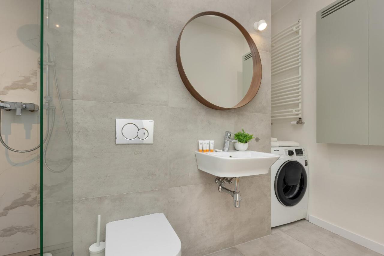 Apartment Siedmiogrodzka Air-conditioned With Balcony Wola By Renters