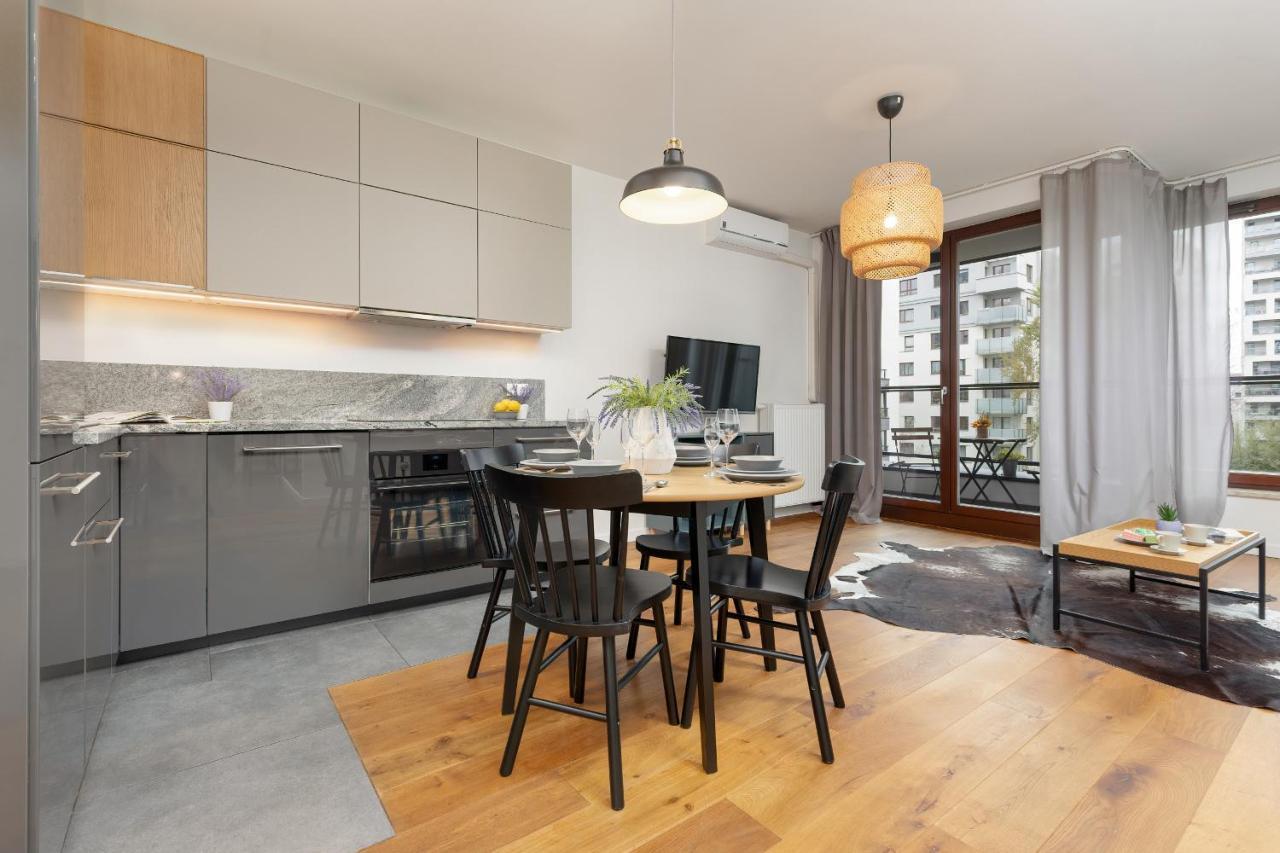 Siedmiogrodzka Air-conditioned With Balcony Wola By Renters Apartment
