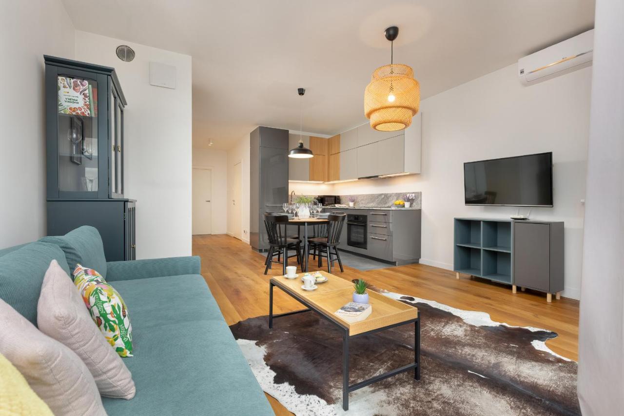 Apartment Siedmiogrodzka Air-conditioned With Balcony Wola By Renters Warsaw