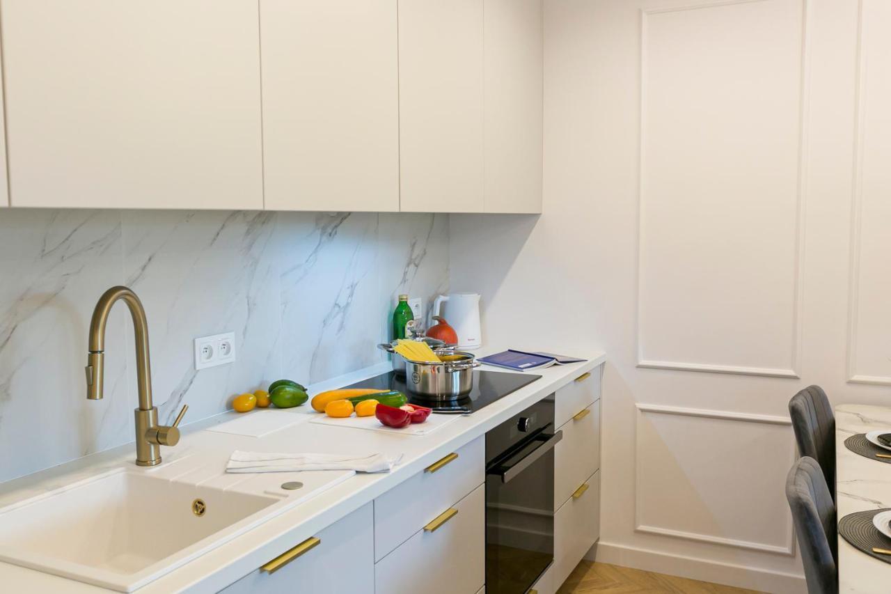 Apartment Zablocinska 6 - Bezplatny Parking - Apartament Dla 6 Osob - 400m Do Stacji Metra - Better