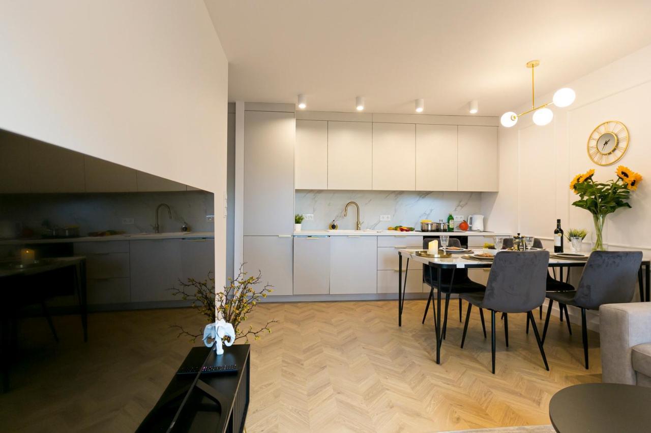 Zablocinska 6 - Bezplatny Parking - Apartament Dla 6 Osob - 400m Do Stacji Metra - Better * Warsaw