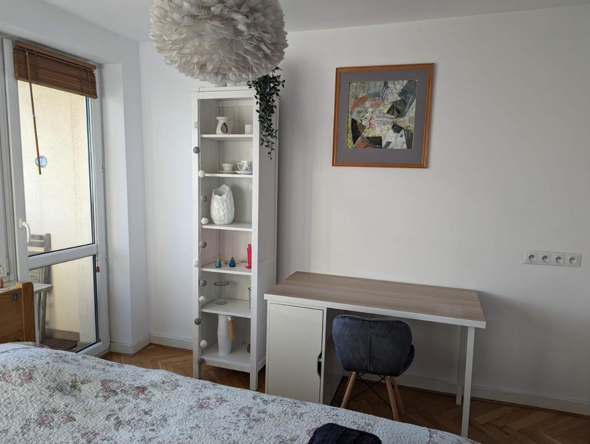 Apartment The Pink Door Warsaw