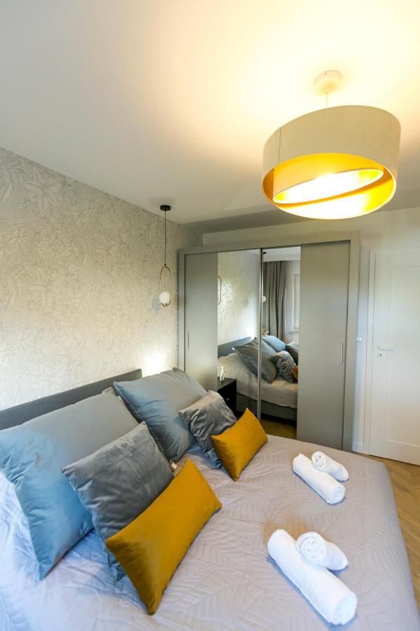 Apartment Zablocinska 6 - Bezplatny Parking - Apartament Dla 6 Osob - 400m Do Stacji Metra - Better