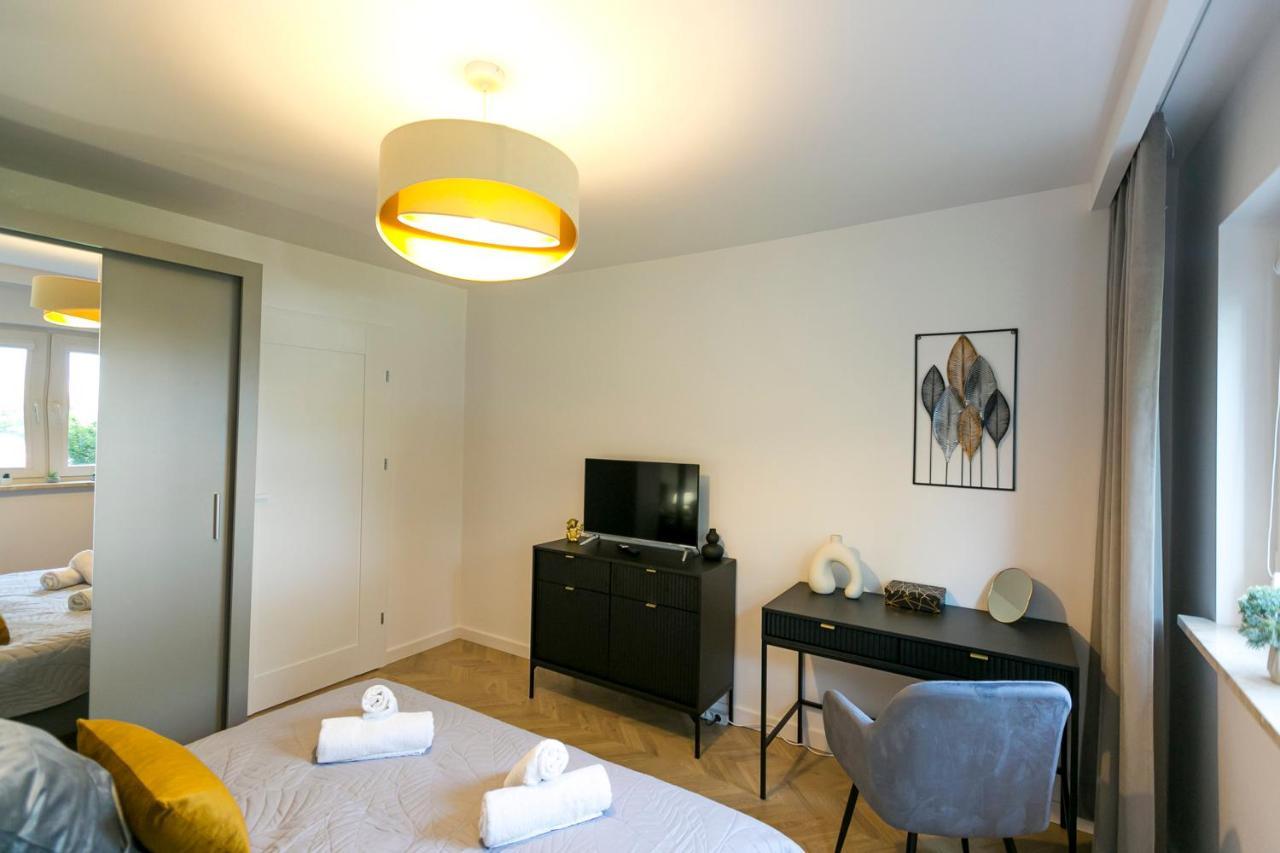 Zablocinska 6 - Bezplatny Parking - Apartament Dla 6 Osob - 400m Do Stacji Metra - Better Apartment *