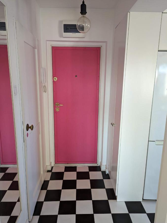 Apartment The Pink Door *