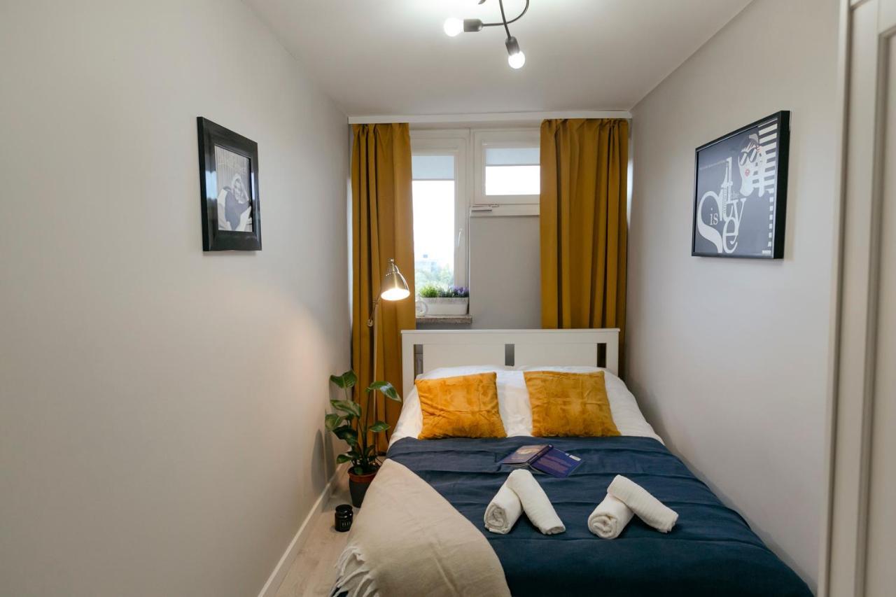 Przechodnia 2 Yellow: Free Parking, Work-friendly, Smart Tv Apartamento Varsóvia