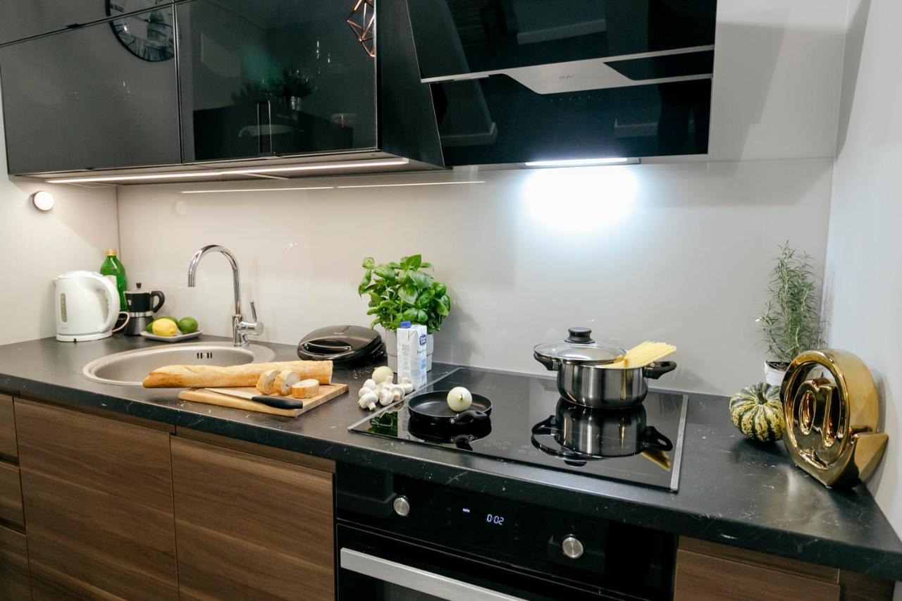 Przechodnia 2 Yellow: Free Parking, Work-friendly, Smart Tv Apartamento Varsóvia