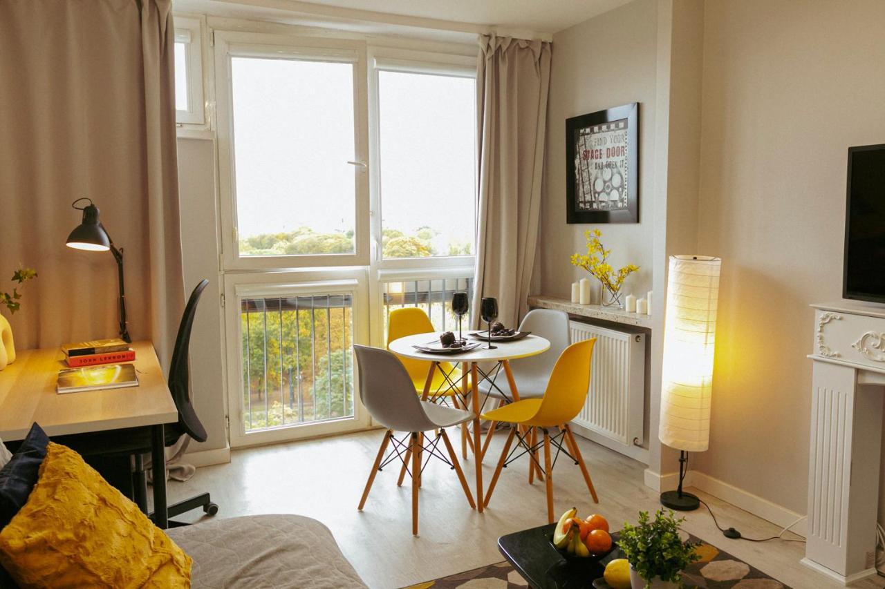 Apartamento Przechodnia 2 Yellow: Free Parking, Work-friendly, Smart Tv Varsóvia