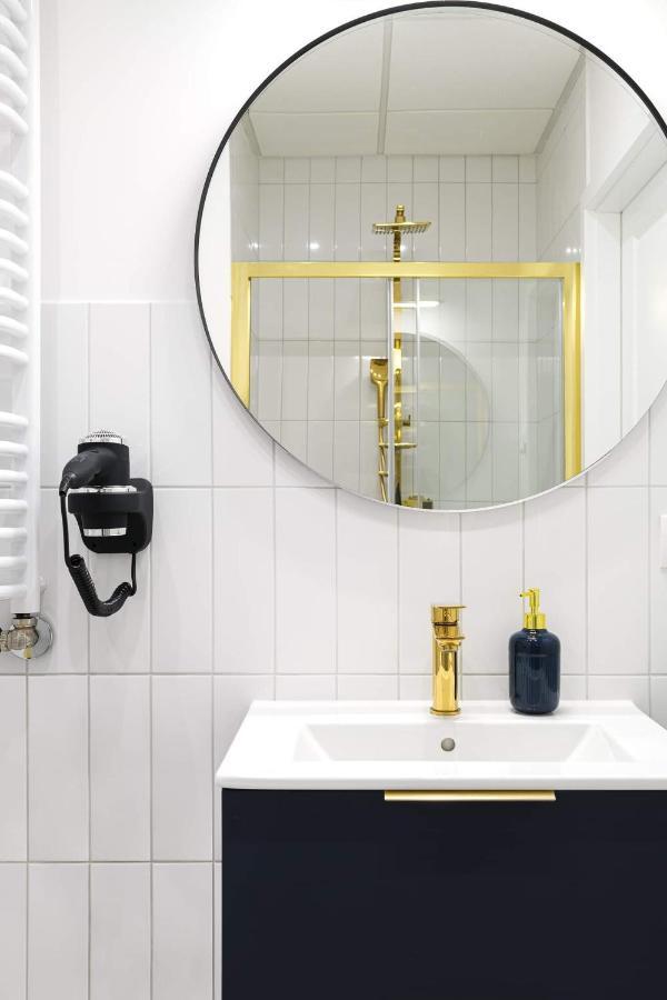 Luxury Design - Tower Bliska Wola Apartment Warsaw