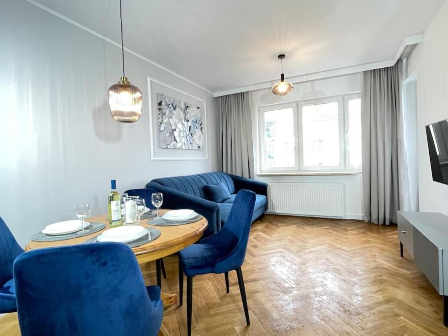 Superior Jerozolimskie. 2 On The 7th Floor Apartment Warschau