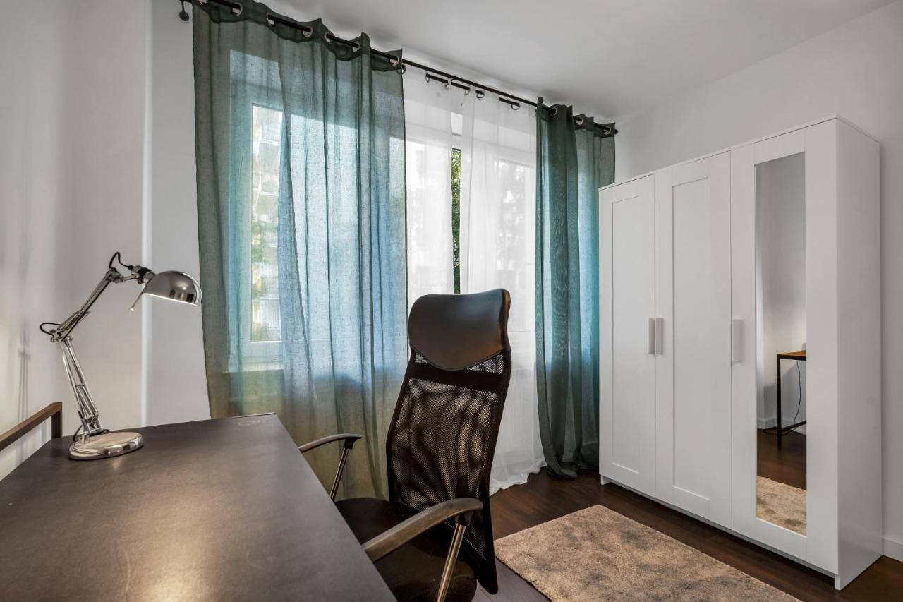 Apartment Zlota - Center, Workspace, Metro - By Rentujemy