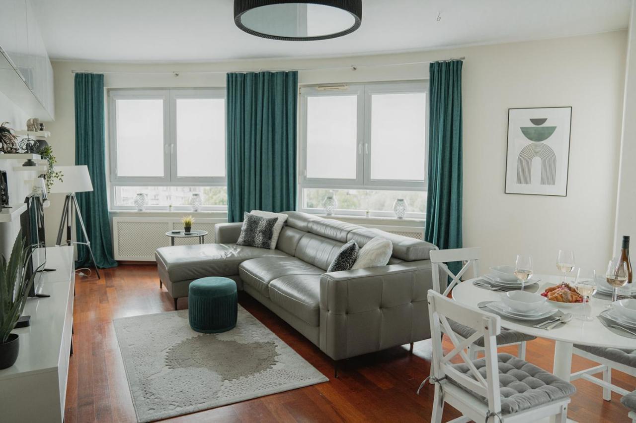 Apartamento Upscale Next To Metro Varsóvia