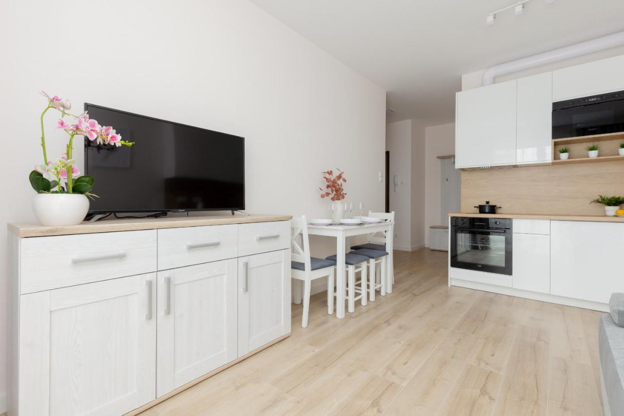 Cozy Lopuszanska By Renters Apartment Warsaw