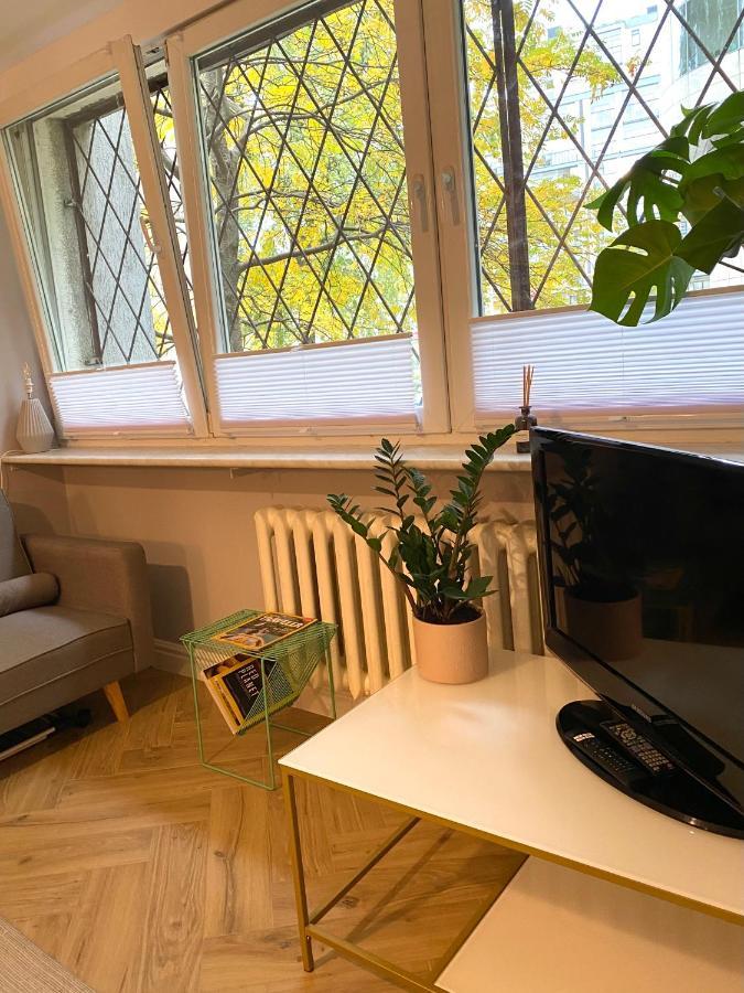 Apartment Close To Metro, 8 Minutes To Centrum And Near Airport *