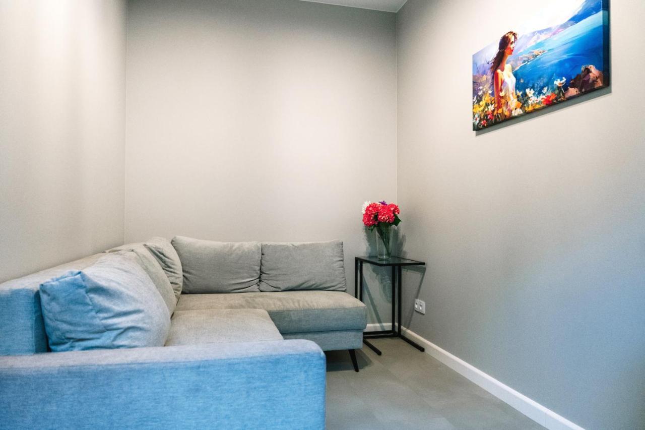 Prestige - Two-level Loft, 72m2, 1000mbs Internet, Parking, Gym - By Rentujemy Apartamento *