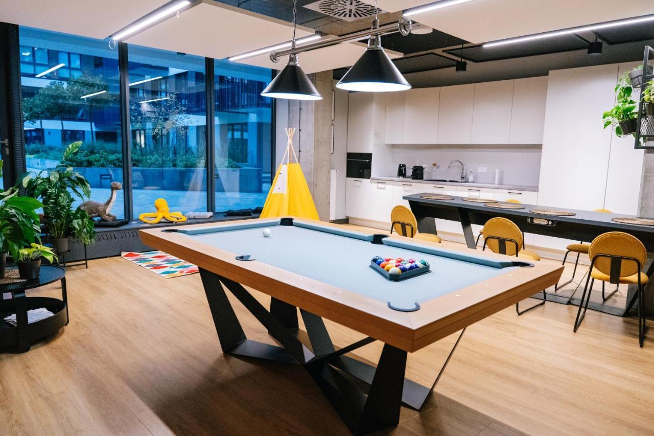Prestige - Two-level Loft, 72m2, 1000mbs Internet, Parking, Gym - By Rentujemy Apartamento