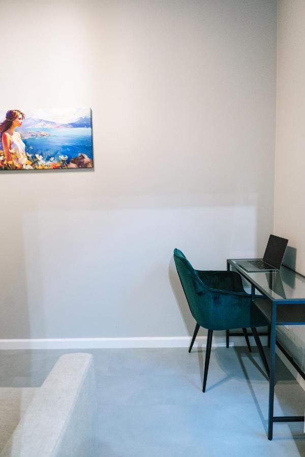 Prestige - Two-level Loft, 72m2, 1000mbs Internet, Parking, Gym - By Rentujemy Apartamento